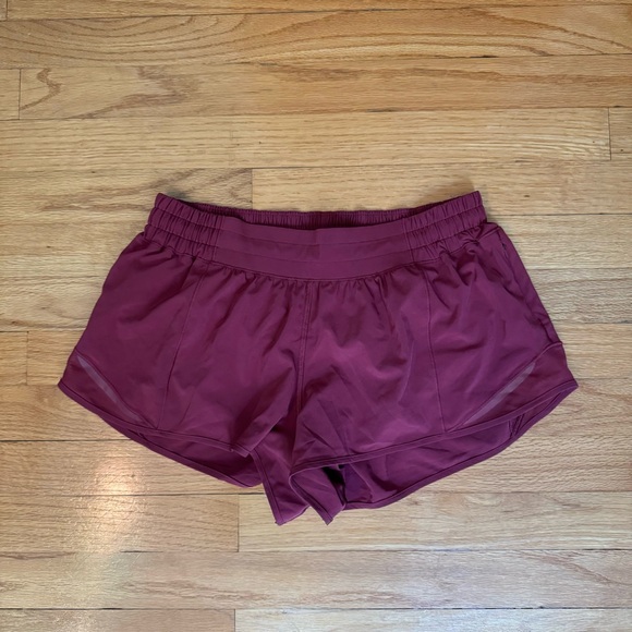 Lululemon Hotty Hot Shorts - Picture 1 of 2